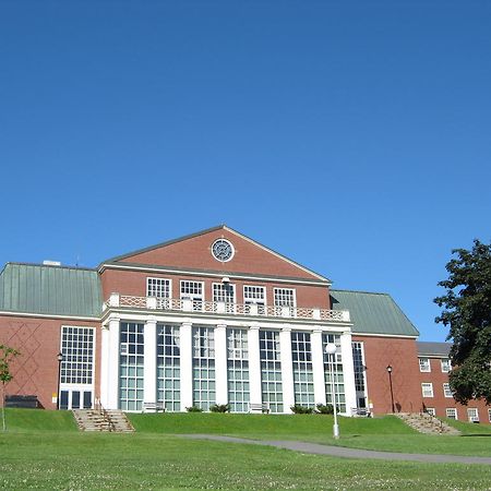 Unb Fredericton Accommodations Экстерьер фото
