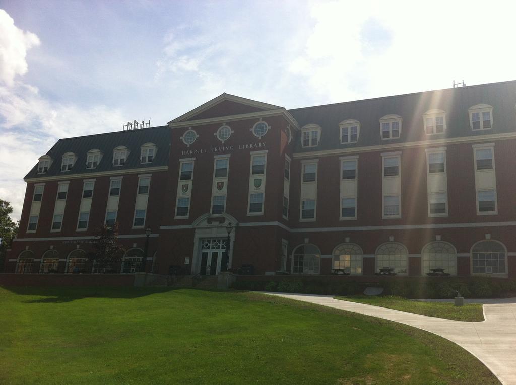 Unb Fredericton Accommodations Экстерьер фото
