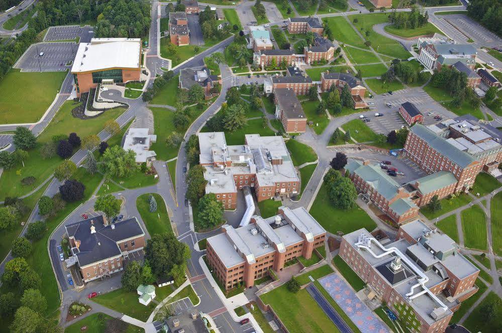 Unb Fredericton Accommodations Экстерьер фото
